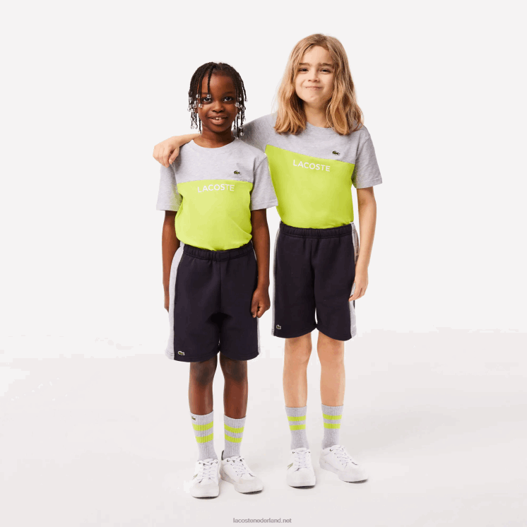 Lacoste korte broek van biologisch katoen met kleurstrepen 0828H3089 marineblauw grijs chine e6a kinderen