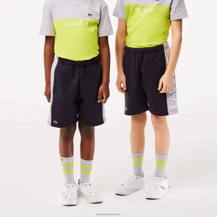 Lacoste korte broek van biologisch katoen met kleurstrepen 0828H3089 marineblauw grijs chine e6a kinderen